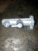 Maître cylindre aluminium AC 10 petites entrées pour calèche