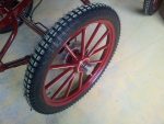 Roue pneumatique moyeu fixe pour calèche