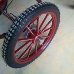 Roue pneumatique moyeu fixe pour calèche